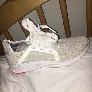 Adidas Bounce sneakers
